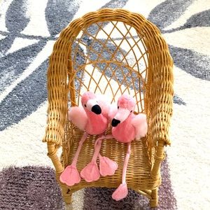 Two birds in one chair